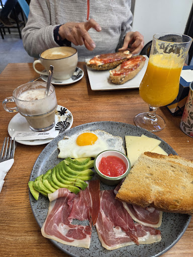 Jazmín café & brunch & Tapas — GASTRONOMIA en Granada