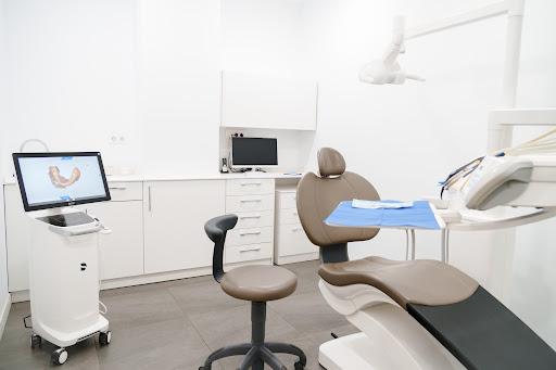 Clínica Dental Cleardent Loja — SALUD en Granada