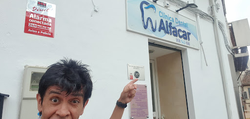 Clínica Dental Alfacar — SALUD en Granada
